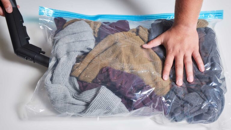 Do Vacuum Bags Creasewrinkle Clothes When Vacuum Sealed.